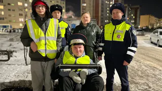 Автоинспекторы Нижнекамска исполнили мечту 21-летнего парня с ОВЗ