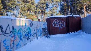 «Это зажиревшие наши олигархи там живут»