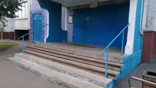 «На улицу с коляской выйти просто невозможно без чьей-то помощи»