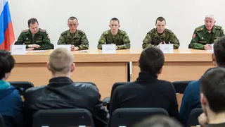 В Нижнекамск приехали солдаты-контрактники