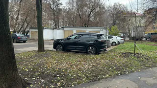 Верховный суд объяснил правила парковки во дворах. Вот что изменилось