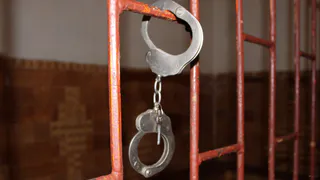 10 лет за групповое изнасилование