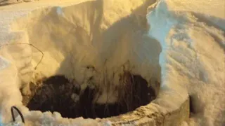 В Казани ребёнок провалился в открытый люк рядом с детской площадкой