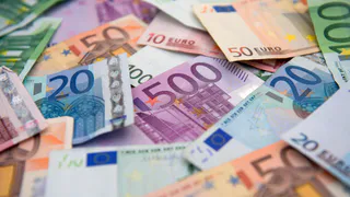 Курс евро поднялся до 127 рублей   