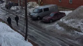 Нижнекамцы жалуются на горы снега во дворах
