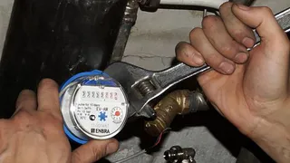 Нижнекамцам, не установившим счетчики на воду и свет, повысят оплату
