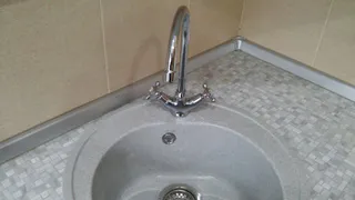 «Хватит уже издеваться! Когда дадут горячую воду?!»
