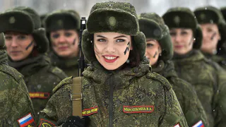 23 февраля: праздник военных или мужчин?
