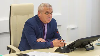 «Нужно закрывать окна и двери»