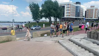 На Красном Ключе приступили к замене тротуарной плитки