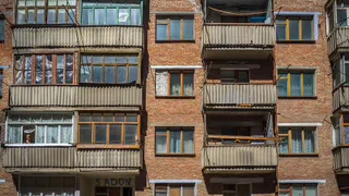 В Нижнекамске погибла пенсионерка, выпавшая с балкона