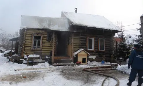 В Нижнекамском районе горел дом
