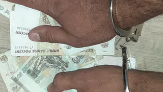 Одолжил телефон позвонить, поменял пароль от мобильного банка и оформил кредит