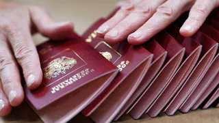 Электронные паспорта: когда появятся, и какова судьба бумажных