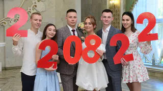В Нижнекамске 15 пар расписались в понедельник!