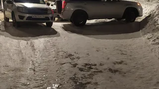 «Тротуарная зона, ни пройти, ни проехать»