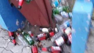 Нижнекамцы пожаловались на мусорную «свалку» из бутылок
