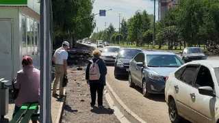 Решаем ребус вместе: как автобус должен подъехать к остановке?