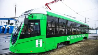 Жители Нижнекамска смогут оплатить проезд в автобусах и трамваях в полцены