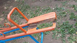 Нижнекамцы просят привести в порядок детскую площадку у дома