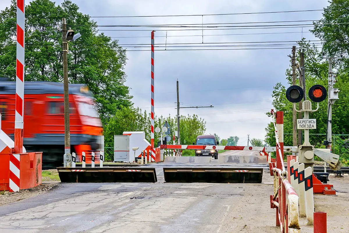 Штраф за нарушение правил движения через железнодорожный переезд вырос в несколько раз
