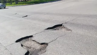 «Позор, две дыры не можете залатать!»