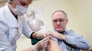 Полный курс вакцинации прошли 163 тыс. нижнекамцев
