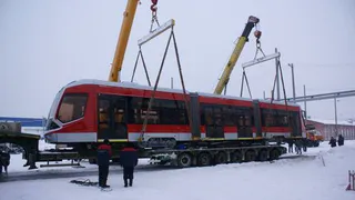 В Нижнекамск привезли новый трамвай