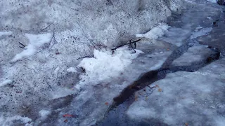 Зима ушла, а сугробы остались