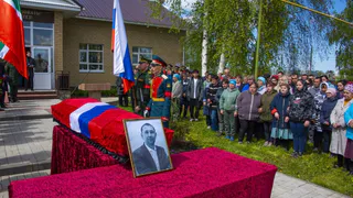 Нижнекамцы простились со старшим сержантом Равилем Рамазановым