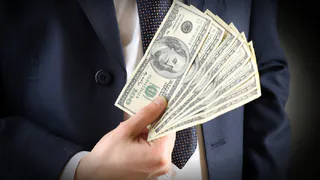 С 9 марта банки не будут продавать наличную валюту гражданам