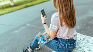 В Роскачестве рассказали, как выбрать первый телефон для ребёнка