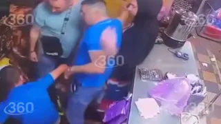 В Татарстане трое пьяных избили повара шаурмичной за то, что ругался на них матом