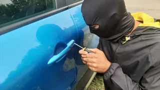 В Татарстане задержали подозреваемого в совершении кражи из авто