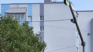 «Одна серость, аж глаза режет… будто плесенью дом зарастает»