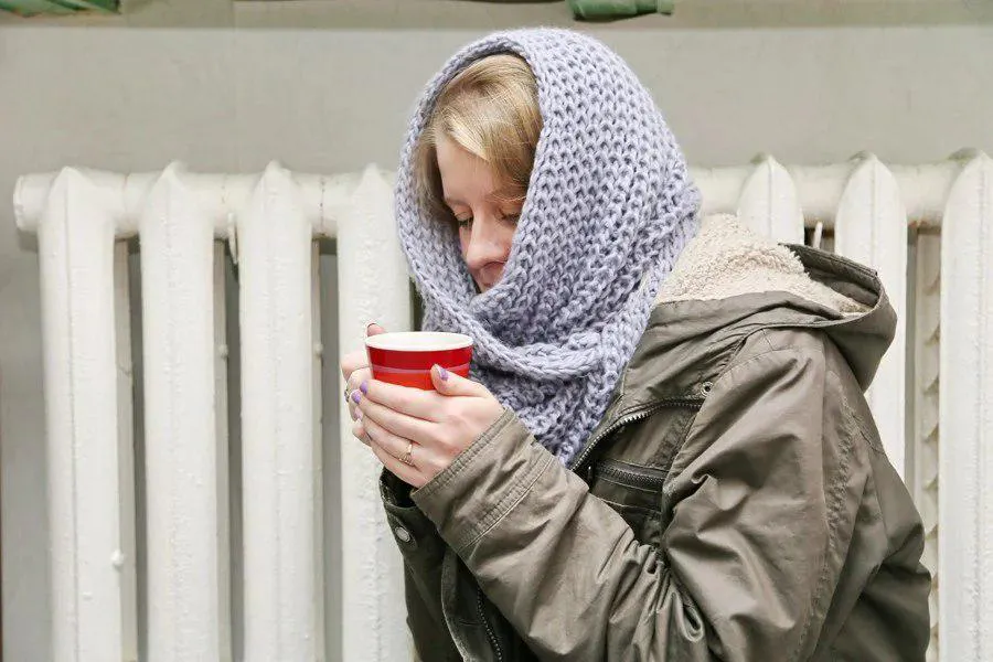 «Температура стены 13,7°С – это не норма»: нижнекамцы замерзают
