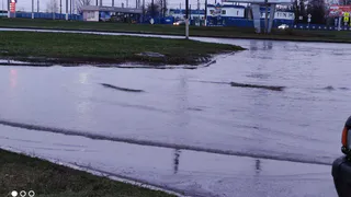 «Вот так после каждого дождя топит заезд во дворы»