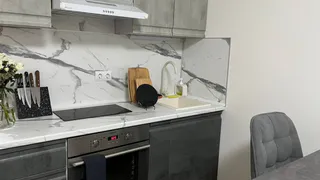 Устраняю засор в раковине за пару секунд - ушлый сантехник подсказал способ. Больше службу не вызываю - все просто и быстро 