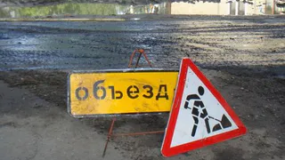 В промышленной зоне Нижнекамска ремонтируют дорогу