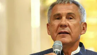 Рустам Минниханов поздравил женщин с Днём матери