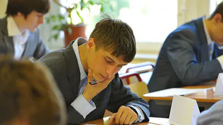 В Нижнекамске 139 школьников претендуют на аттестат с отличием и медаль