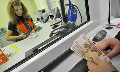 Прямо в банке: в Нижнекамске вор украл деньги у 70-летнего пенсионера