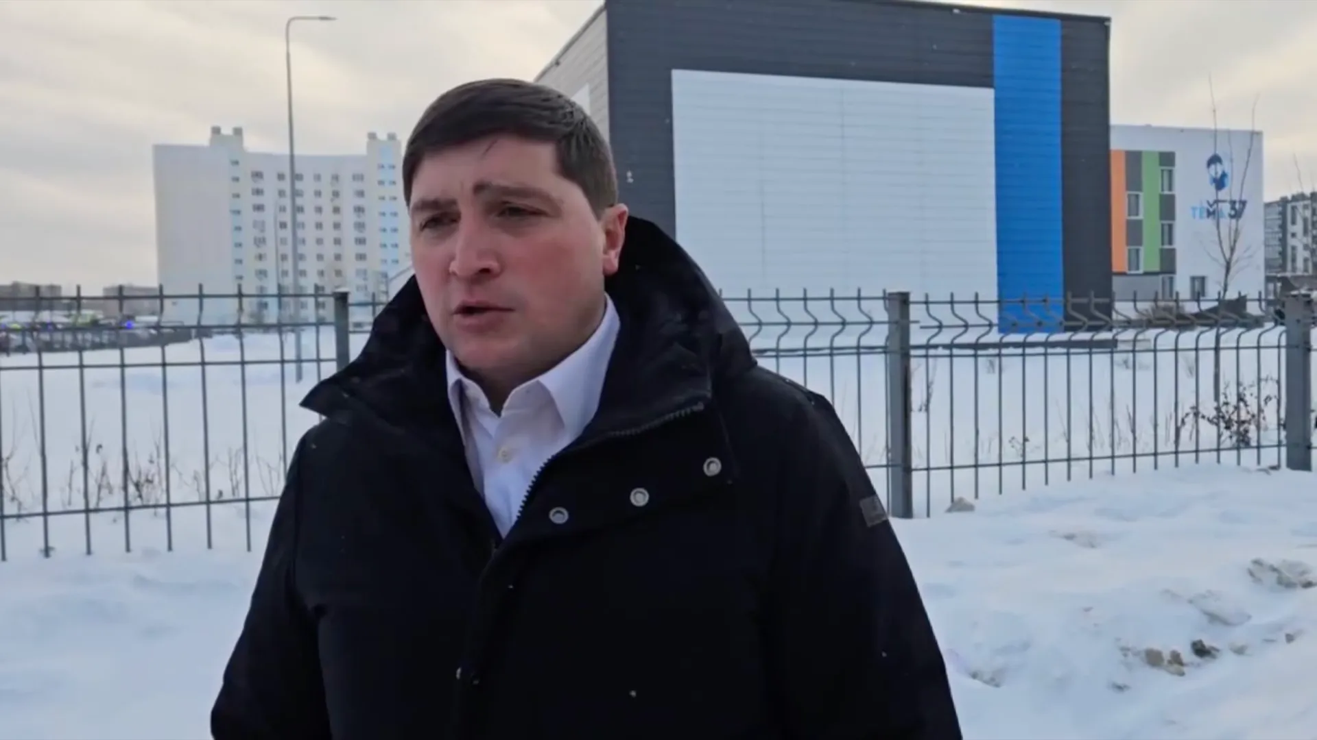 Мэр Нижнекамска о вооруженном нападении подростка в школе: взорвал три петарды и напал с ножом на охранницу