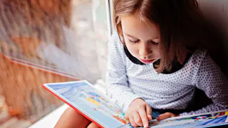 Нижнекамцы собирают книги для детей из ДНР и ЛНР