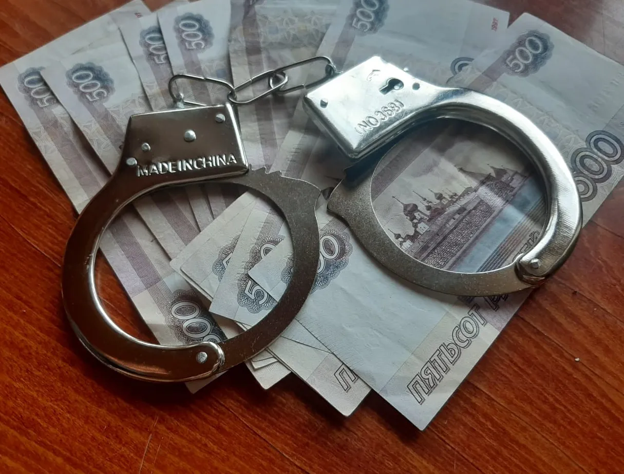 В Татарстане осудили женщину за мошенничество с использованием служебного положения