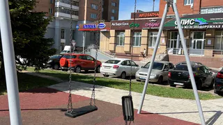Эта площадка точно для детей?