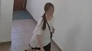 В сквере Лемаева двое подростков повредили общественный туалет