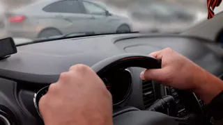 В Татарстане полицейский за два года купил пять авто и дом на 25 млн рублей