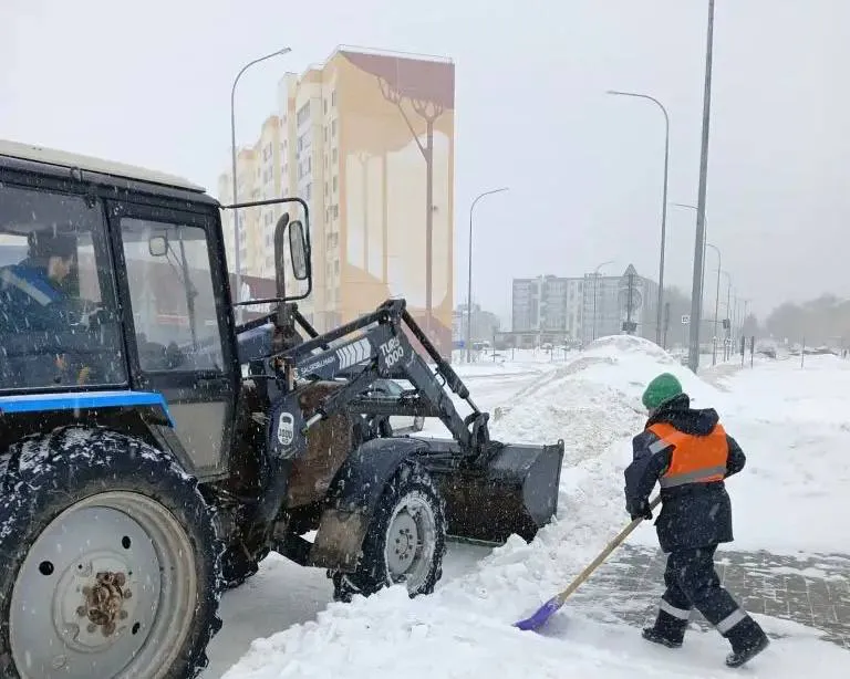 Мэр Нижнекамска отчитался о мерах по усилению уборки снега в городе: дополнительно привлекут 20 единиц техники