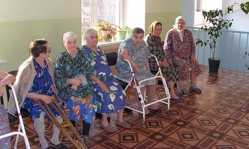 В Нижнекамске стариков начинают пристраивать в приемные семьи